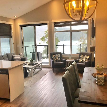 Sandy Feet Retreat Port Renfrew- Oceanfront 2Br Modern Cottage Buitenkant foto
