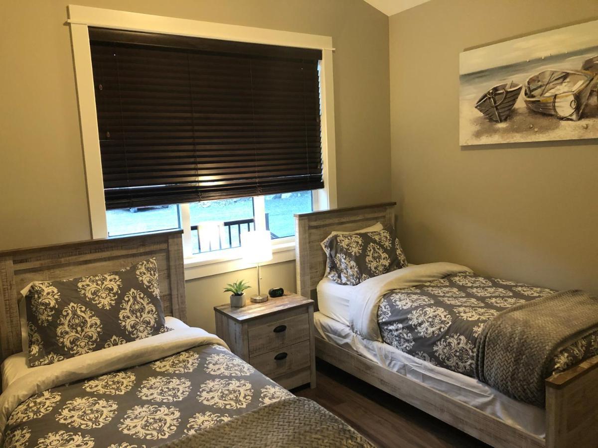 Sandy Feet Retreat Port Renfrew- Oceanfront 2Br Modern Cottage Buitenkant foto