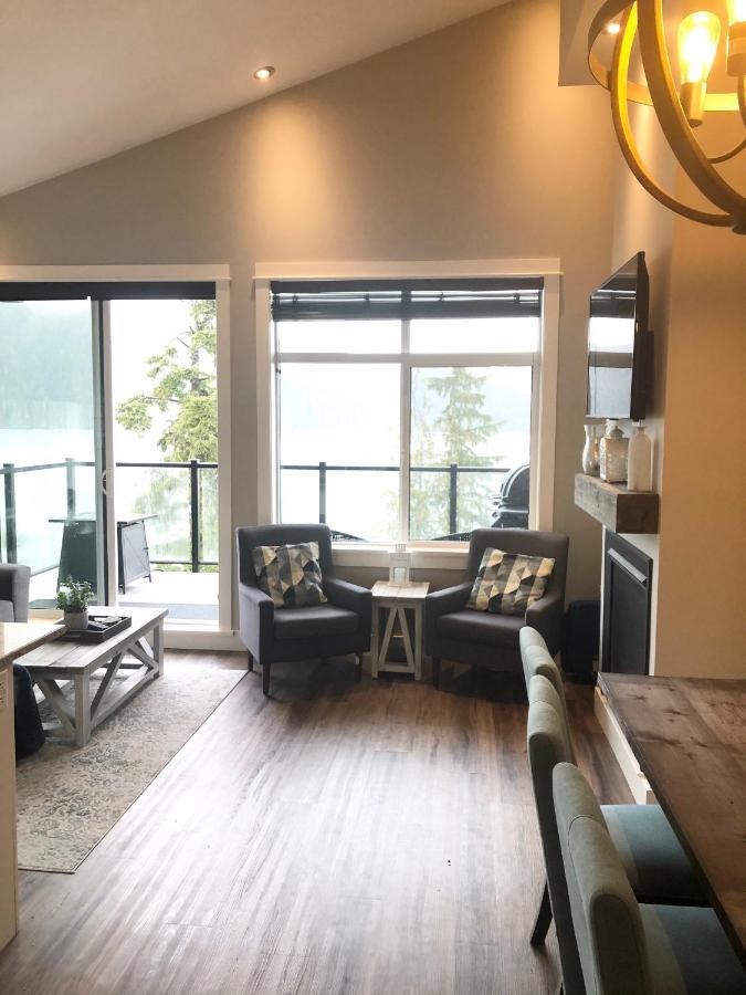 Sandy Feet Retreat Port Renfrew- Oceanfront 2Br Modern Cottage Buitenkant foto