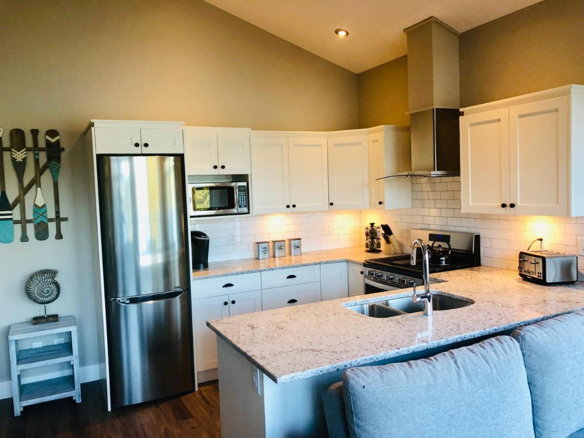 Sandy Feet Retreat Port Renfrew- Oceanfront 2Br Modern Cottage Buitenkant foto